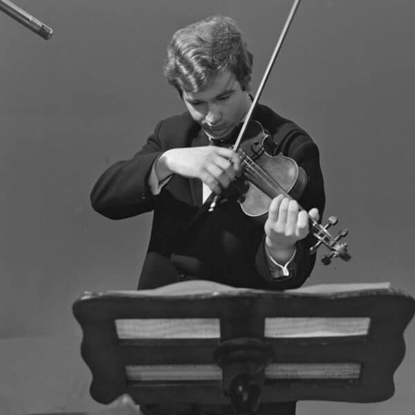 Dutch concertmaster dies, 74