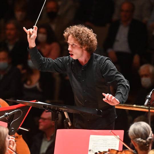 London orchestra loses half its opening stars