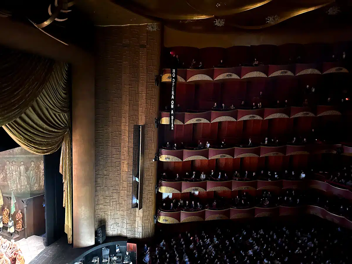 Metropolitan Opera drops curtain on climate protest - Slippedisc