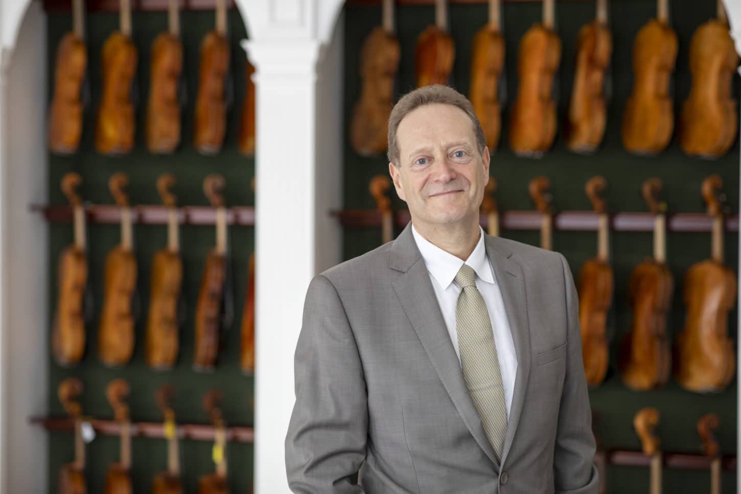 Violin dealers seek institutional investors