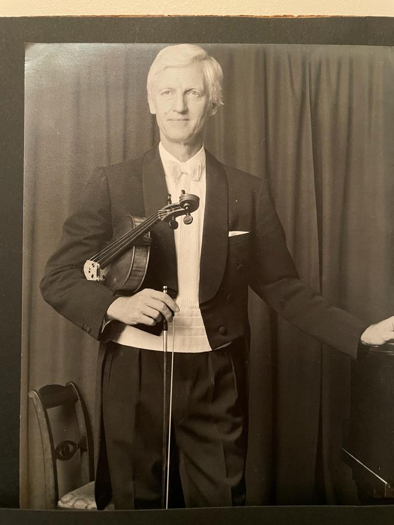 Leading UK violist dies, aged 100