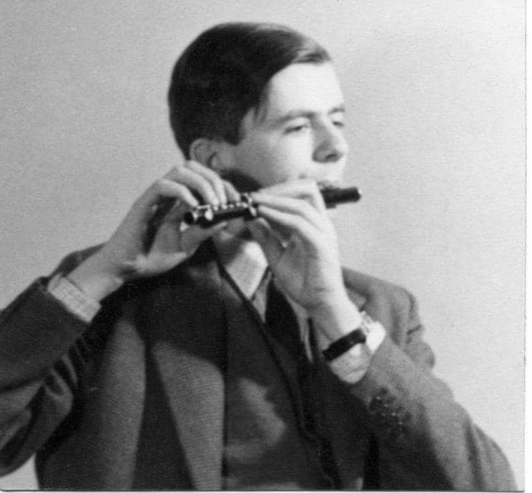 Death of leading British flute