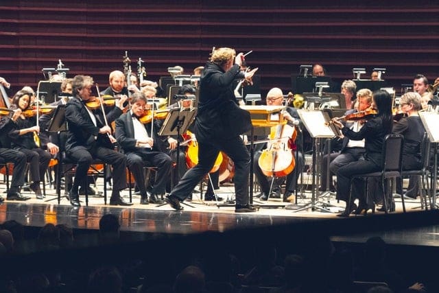 Canadian orchestra sacks two principals over online comments