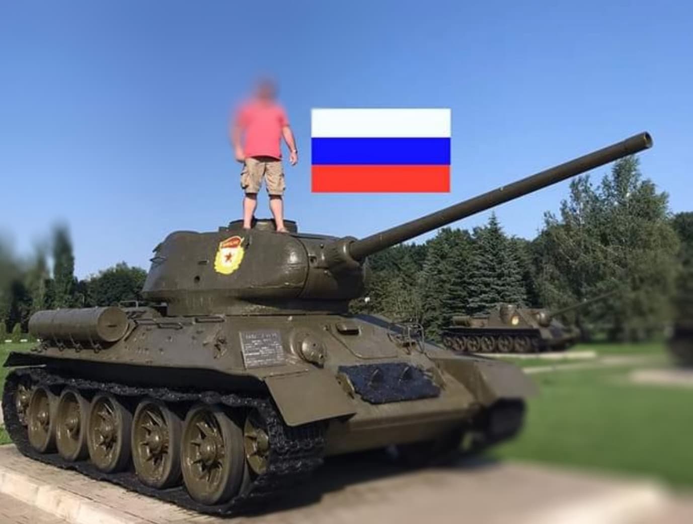Currentzis tenor poses triumphant pic on a Putin tank