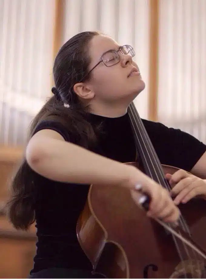 Russian wins ARD cello contest