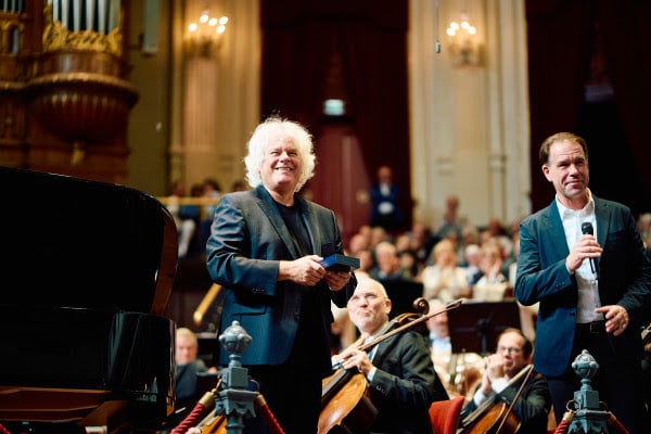 Concertgebouw gives pianist a medal