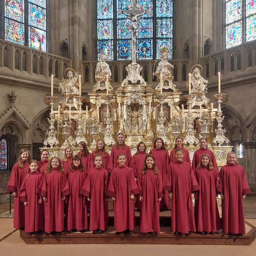 The first girls in Regensburg