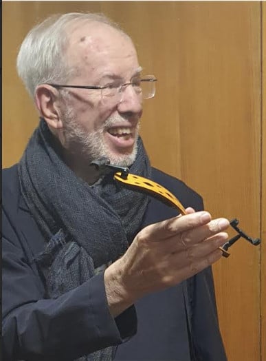 A broken shoulder rest? No problem for Gidon Kremer