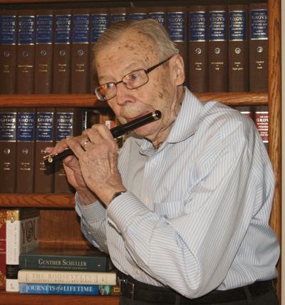 Flute legend dies, at 99