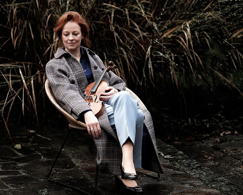 Lufthansa forces soloist to fly with bare violin in her arms.