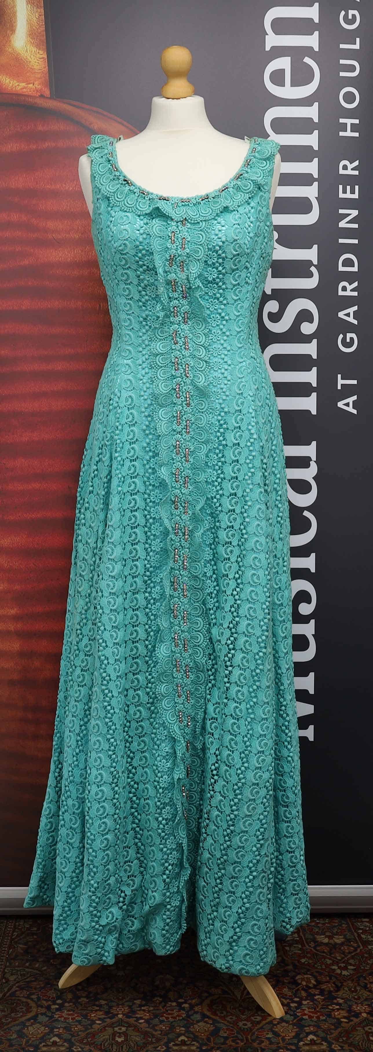 Du Pre family dumps her junk