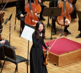 Orchestra sues violinist for breach of silence