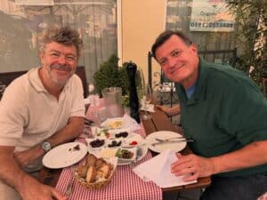 クリスティアン・ティーレマンとパブロ・エラス=カサドがバイロイトで朝食を共にする