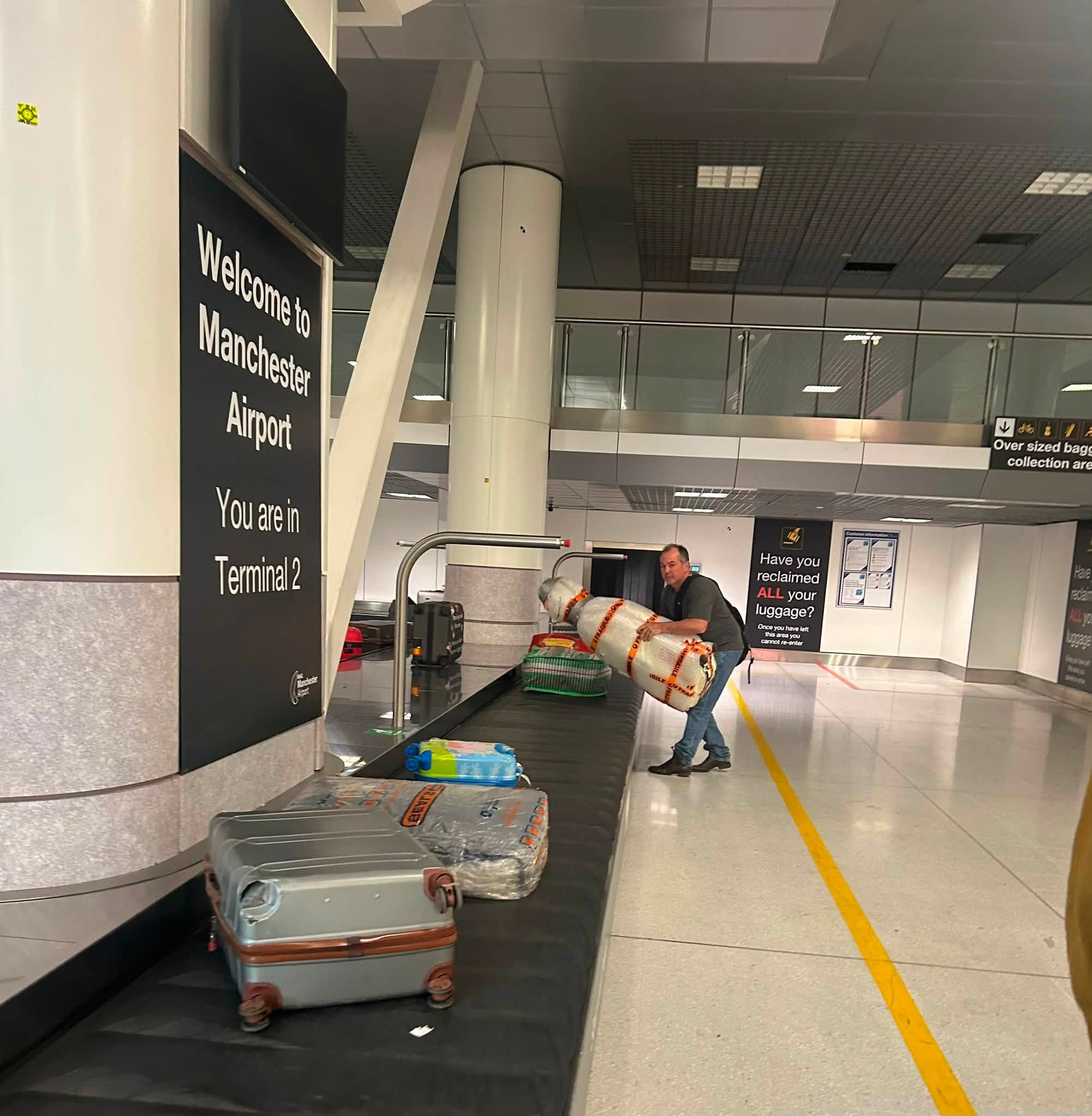A 200 year-old cello is cracked. Airlines say: not our fault