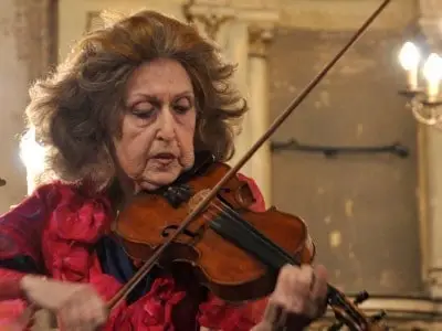 Nobody plays it like Ida