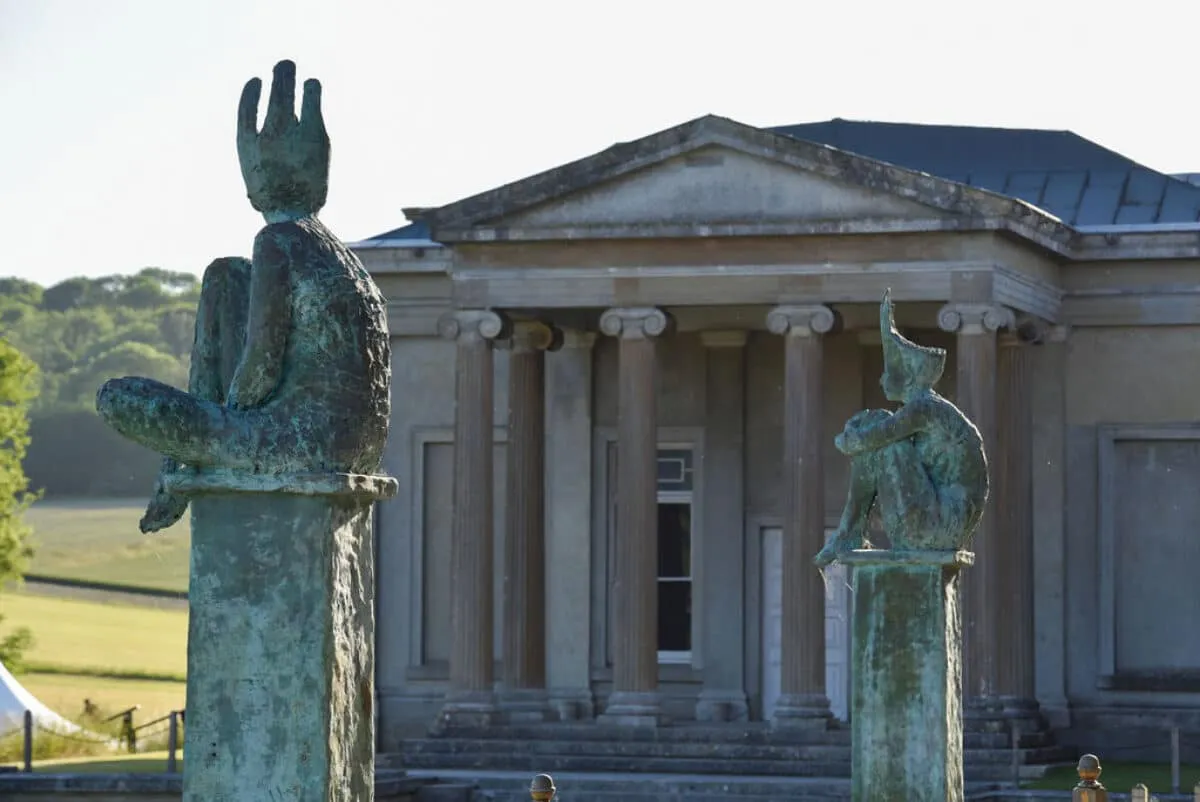 Just in: Countryhouse opera loses its head