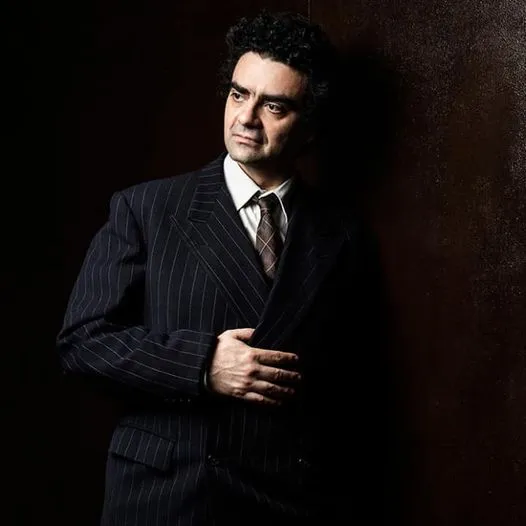 Mozarteum gives Villazon short-term renewal